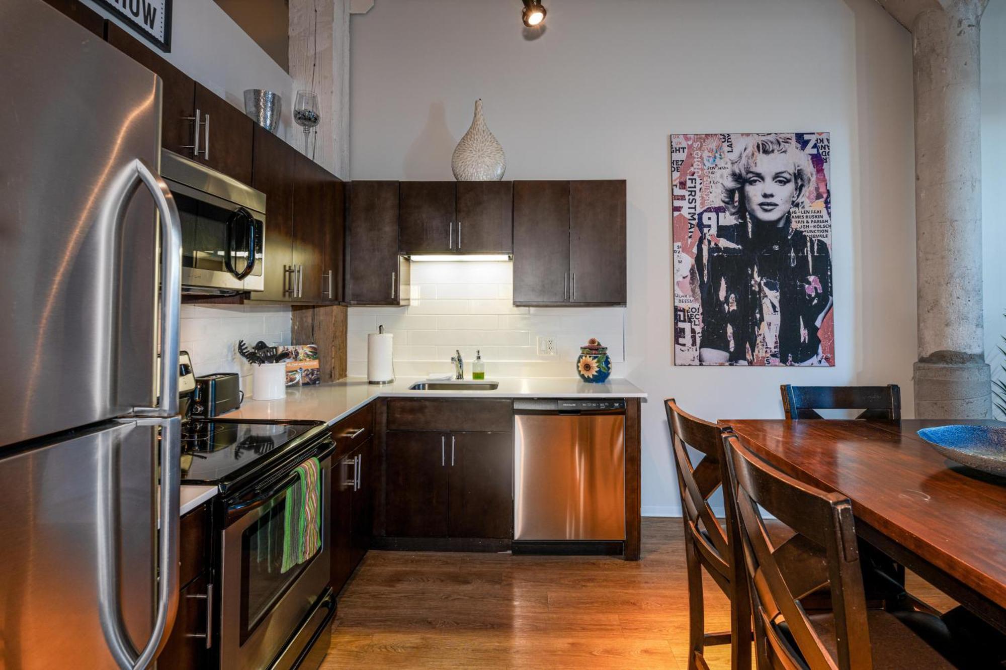 Luxery Stay Chicago - Themed Units! Close To Downtown, Mccormick Place & Wintrust Arena Екстер'єр фото