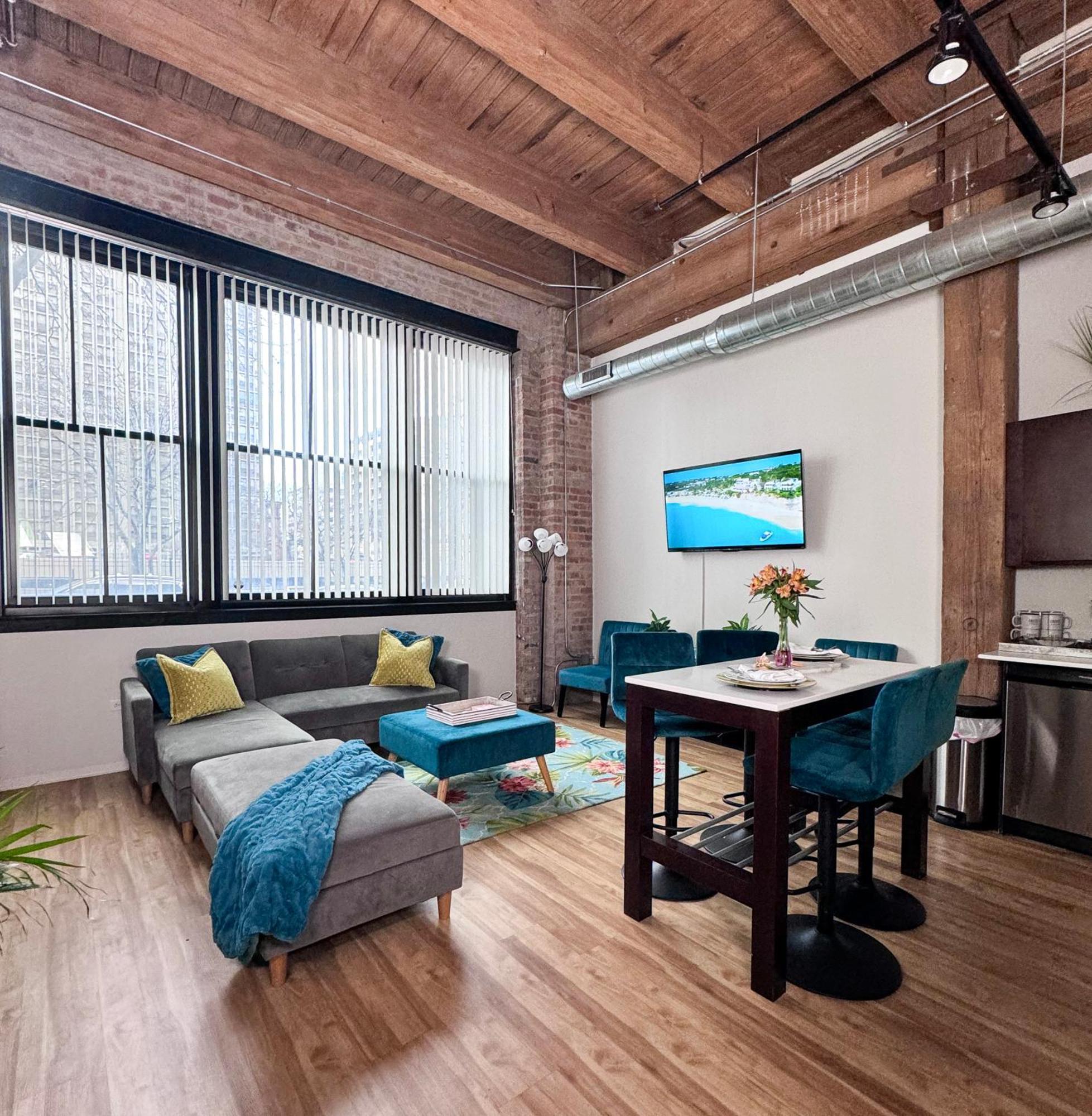 Luxery Stay Chicago - Themed Units! Close To Downtown, Mccormick Place & Wintrust Arena Екстер'єр фото