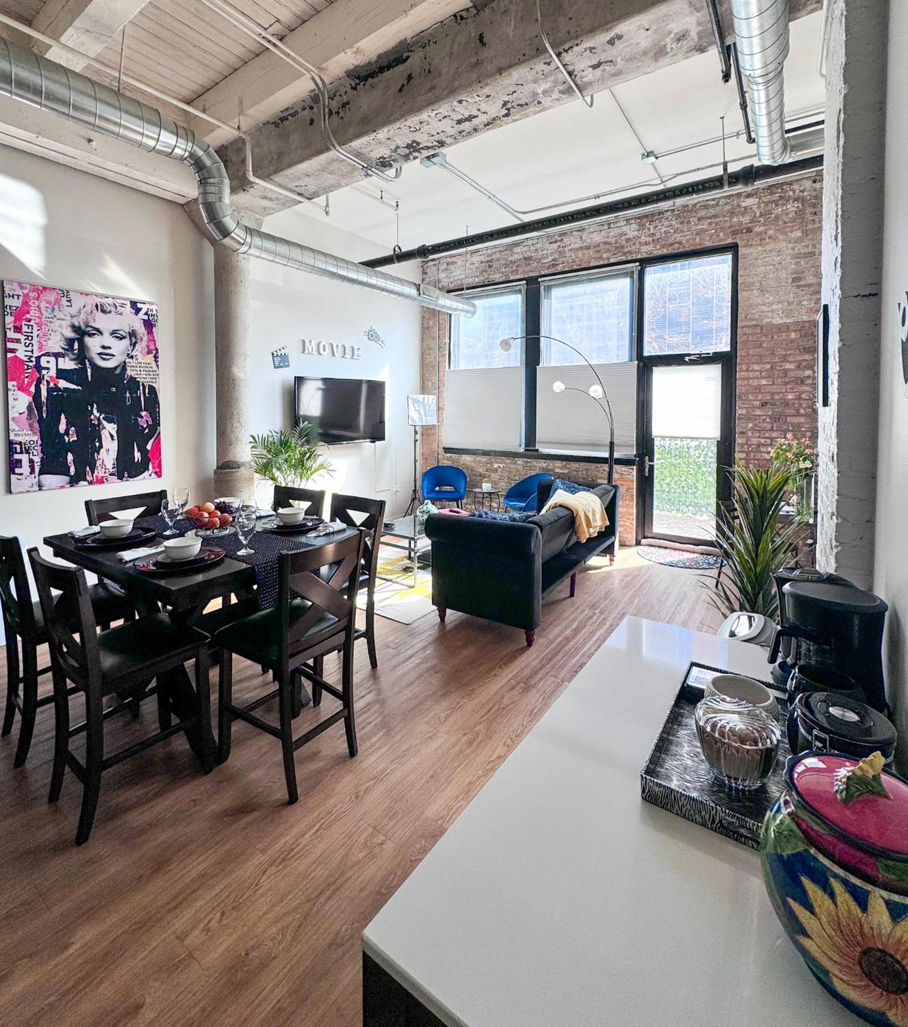 Luxery Stay Chicago - Themed Units! Close To Downtown, Mccormick Place & Wintrust Arena Екстер'єр фото