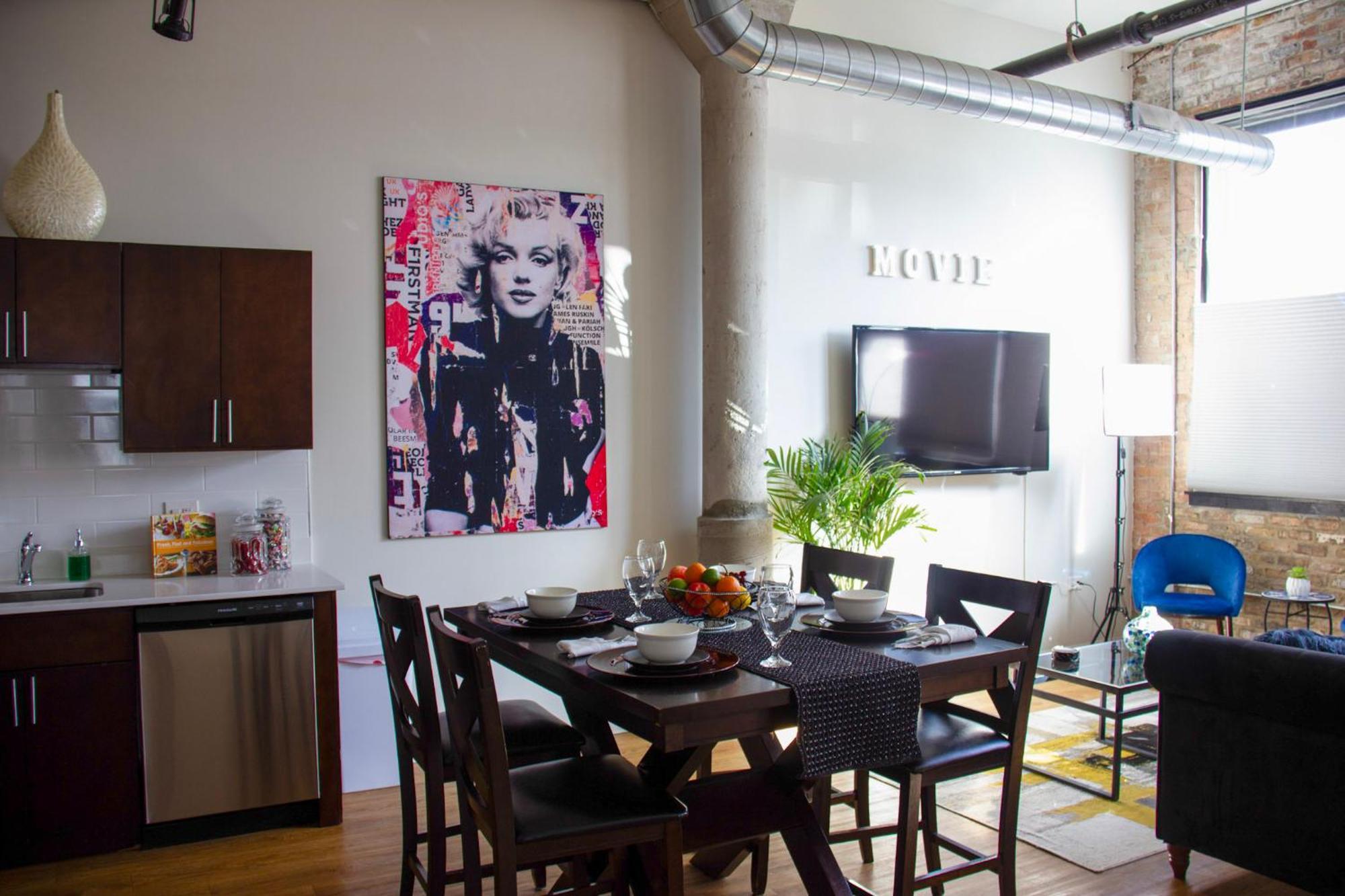 Luxery Stay Chicago - Themed Units! Close To Downtown, Mccormick Place & Wintrust Arena Екстер'єр фото